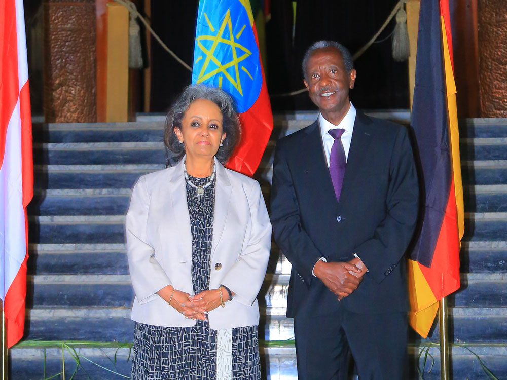 Präsidentin Sahle-Work Zewde – hier im Bild mit Landesrepräsentant Yilma Taye