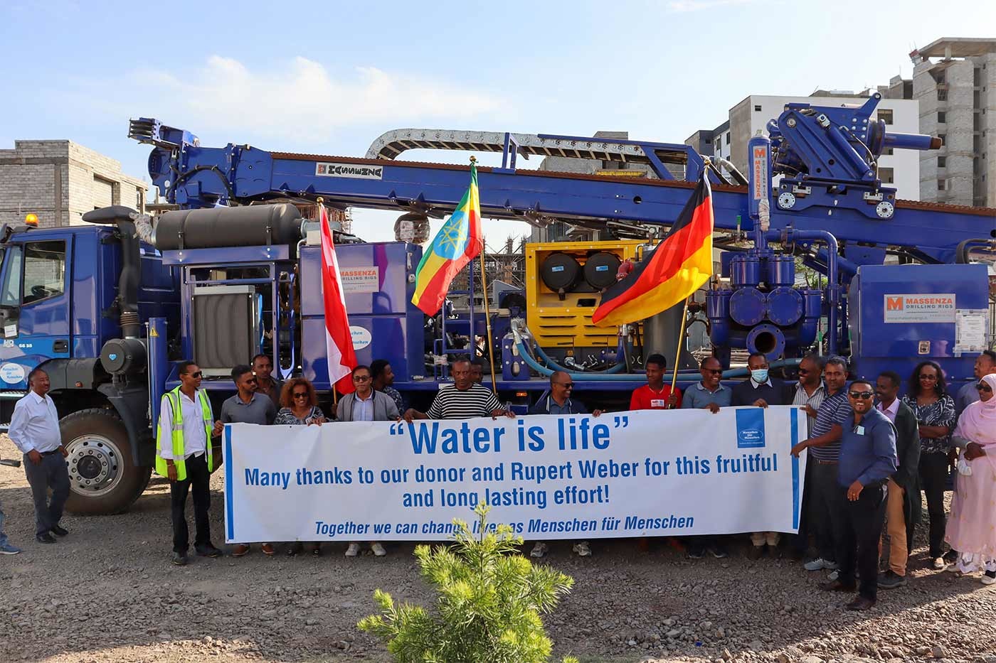 Team von Menschen für Menschen for Wasserbohrmaschine