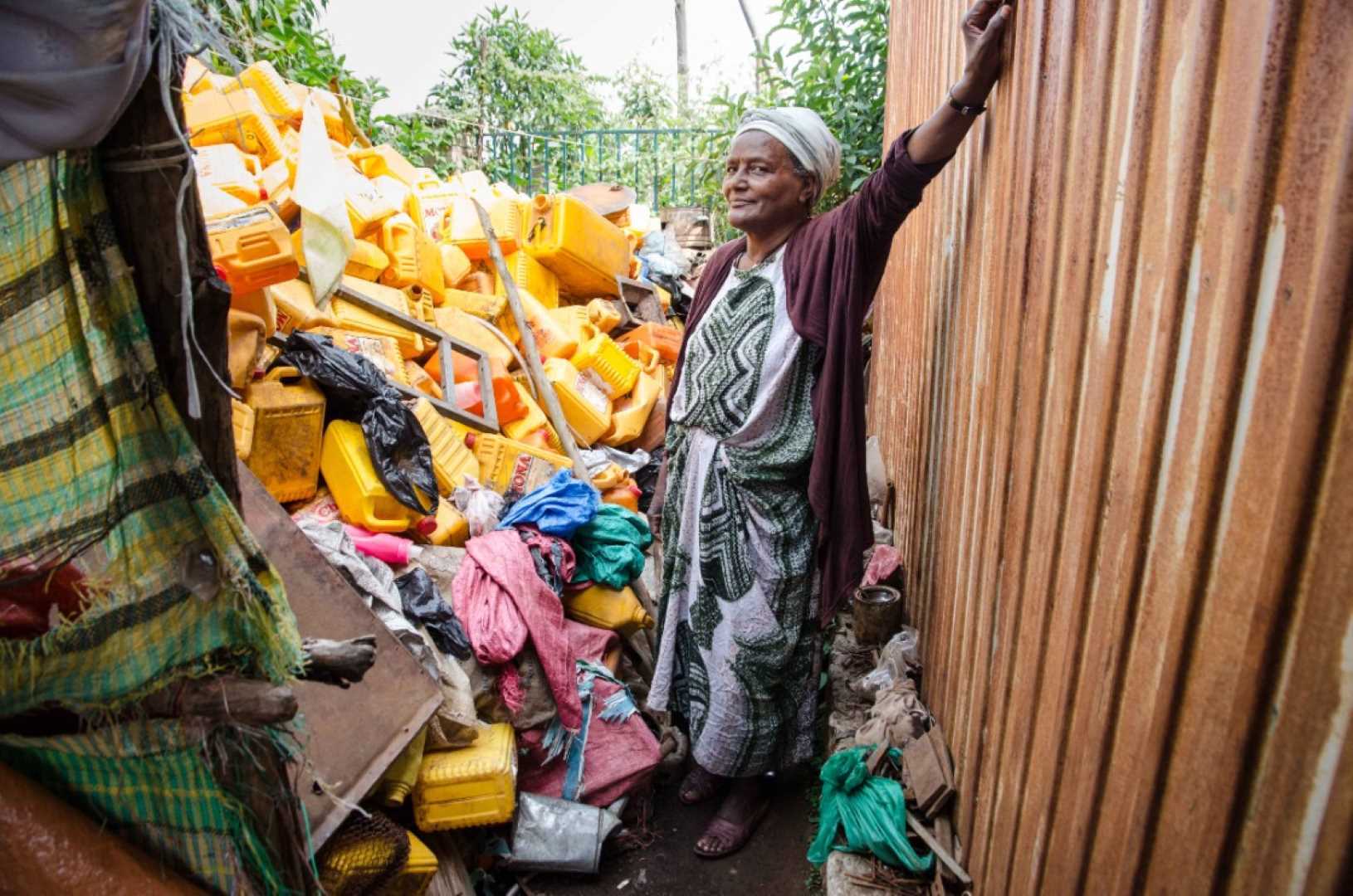 Die Äthiopierin Ayinalem ist eine Pionierin des Recyclings und betreibt ihren eigenen Shop