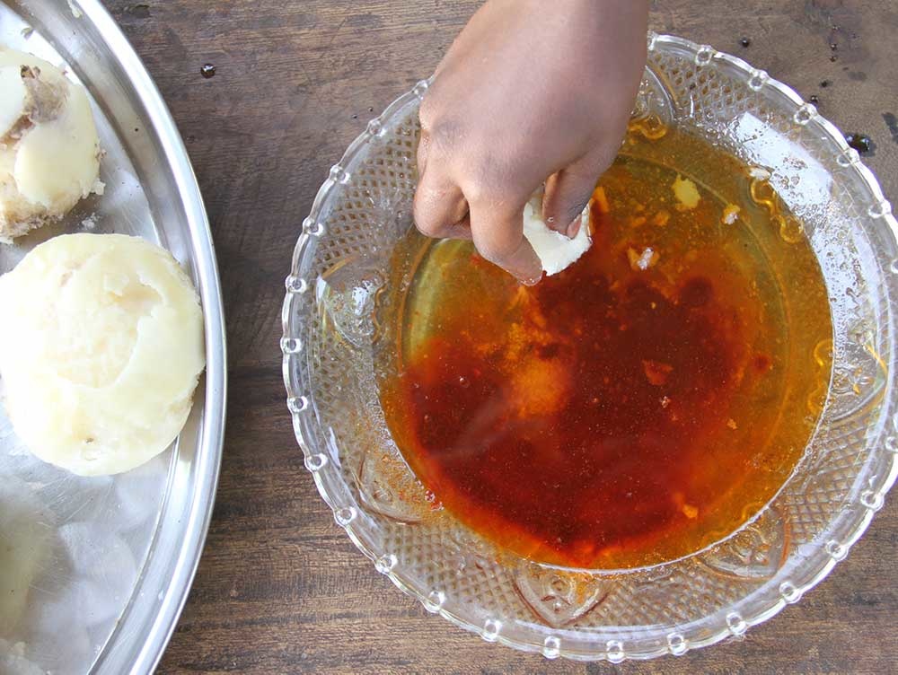 Äthiopische Gewürzbutter in einer Schüssel