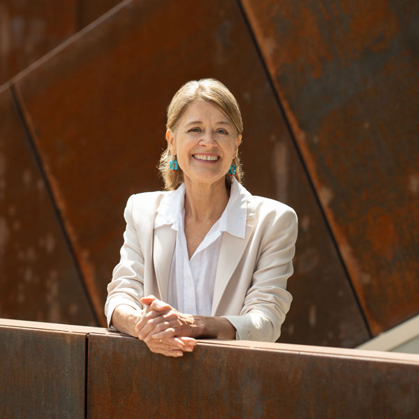 Portrait von Alexandra Bigl, ehemalige Vorständin von Menschen für Menschen Österreich.